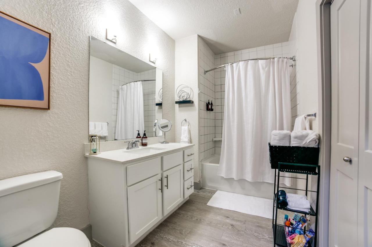 Downtown Apartment With Riverwalk Views Free Parking Pet Friendly Centrally Located On The Riverwalk Σαν Αντόνιο Εξωτερικό φωτογραφία