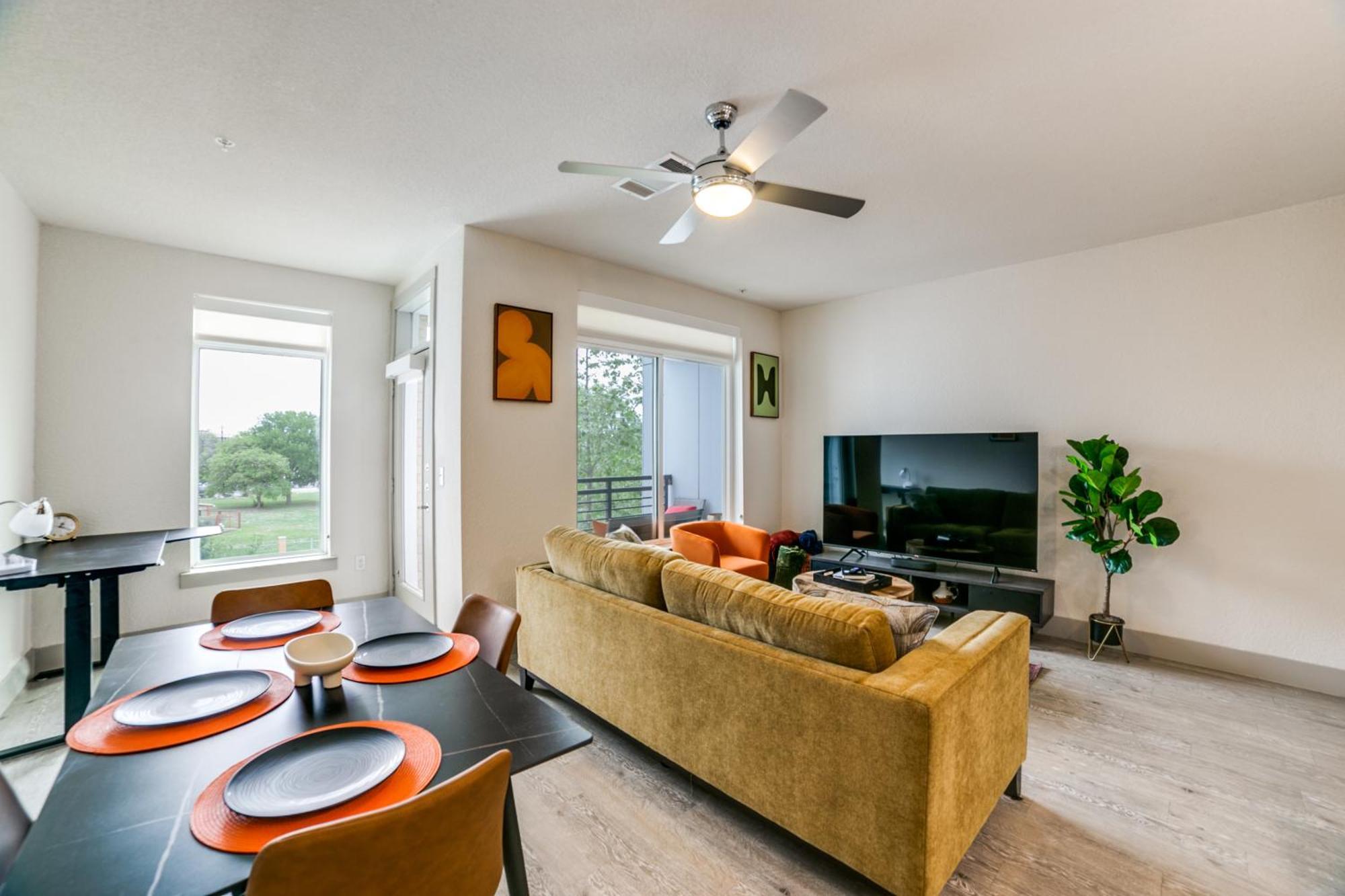 Downtown Apartment With Riverwalk Views Free Parking Pet Friendly Centrally Located On The Riverwalk Σαν Αντόνιο Εξωτερικό φωτογραφία